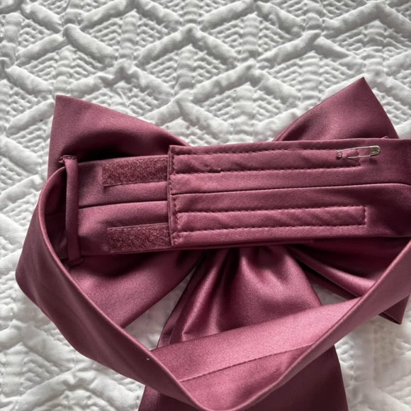 David’s bridal Chianti bow - Picture 3 of 3